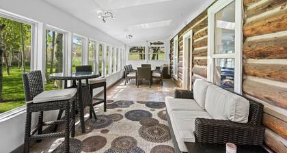 Charming log house in Snowmass with all the amenities.