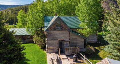 Charming log house in Snowmass with all the amenities.