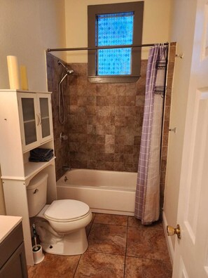 Towels, soap, shampoo, toilet paper