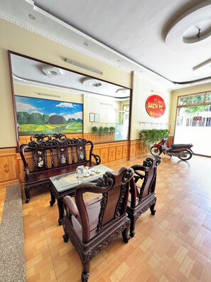 Front of property - Hotel Sach Re 1 (Ninh Binh)