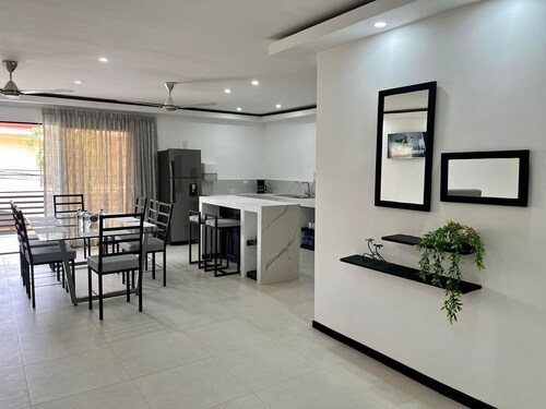 Villa with excellent location in El Coco. Ideal for families or large groups