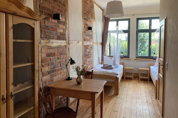 1 bedroom, WiFi, bed sheets