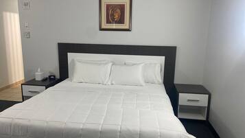 Classic Room, 1 King Bed, Garden View | Iron/ironing board, free WiFi
