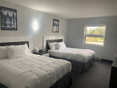 Classic Room, 2 Queen Beds, Garden View. Lac House Inn