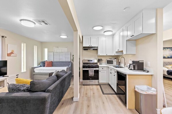 1 bedroom, desk, iron/ironing board, free WiFi