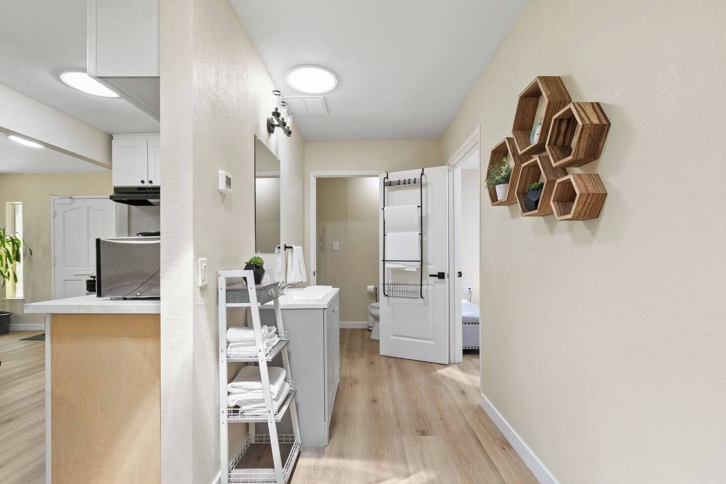 1 chambre, bureau, fer et planche à repasser, Wi-Fi gratuit