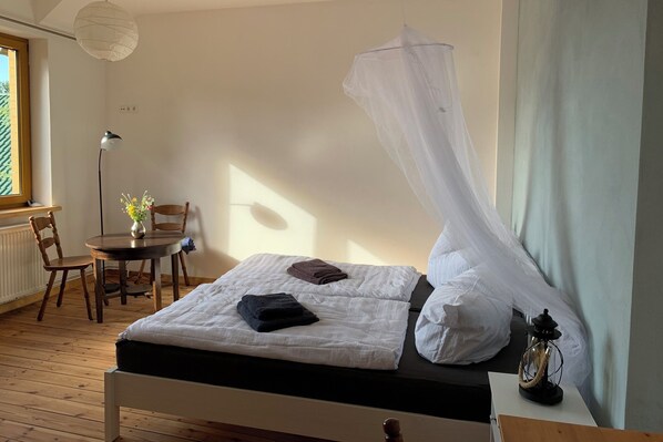 1 bedroom, WiFi, bed sheets