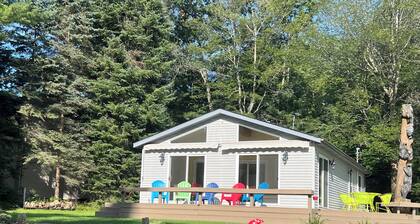 Relax in a perfect waterfront cabin, pontoon included bring your side by side!