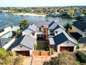 Aerial view - StayAU 6BR Deluxe Lakeview Point Cook (Point Cook)