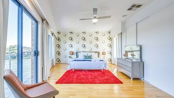 Exclusive House, Lake View