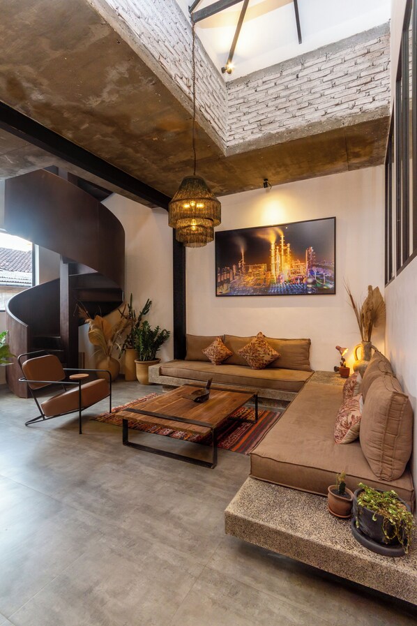 Living area - Officina 17 (Canggu)