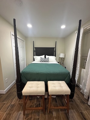 1 habitación, tabla de planchar con plancha, wifi y ropa de cama