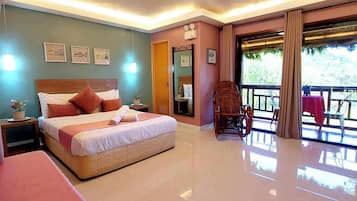 Chambre Double, 1 grand lit, balcon, vue cour intérieure | Wi-Fi gratuit