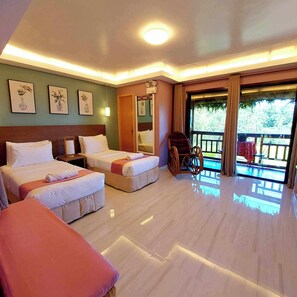 Eenvoudige kamer, 1 twee- of 2 eenpersoonsbedden, balkon, uitzicht op binnenplaats | Gratis wifi