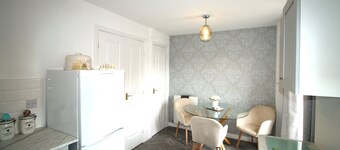 2 Bed House-Large Garden-Pet Friendly