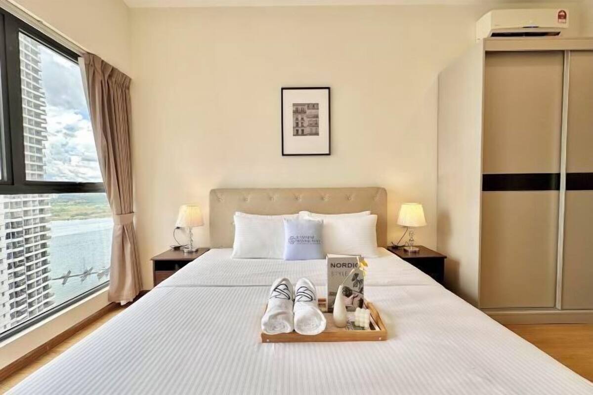 3 bedrooms, iron/ironing board, free WiFi, bed sheets