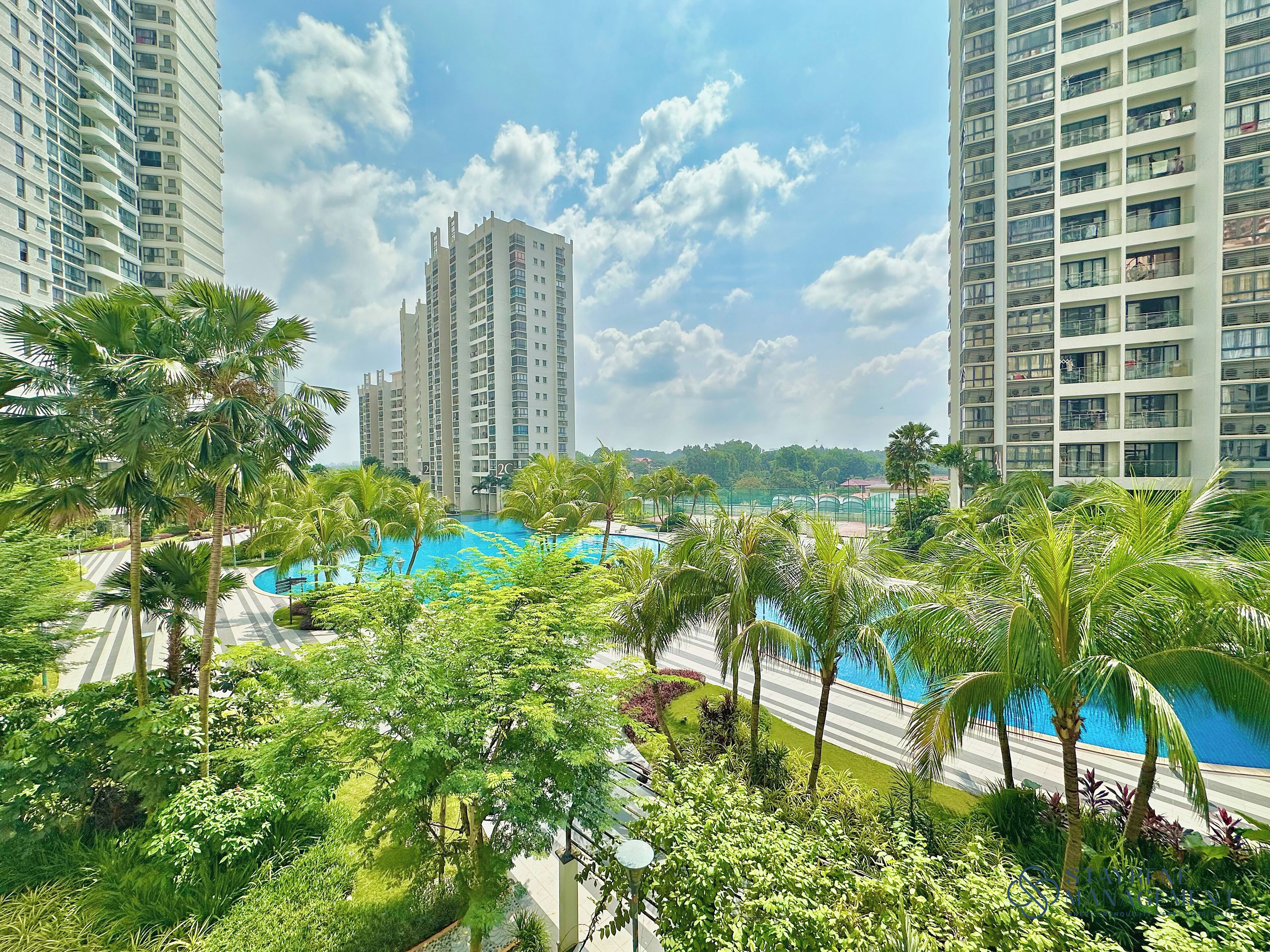 Apartamento conforto, sacada, vista para a piscina | Vista da sacada