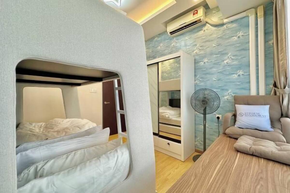 3 bedrooms, iron/ironing board, free WiFi, bed sheets