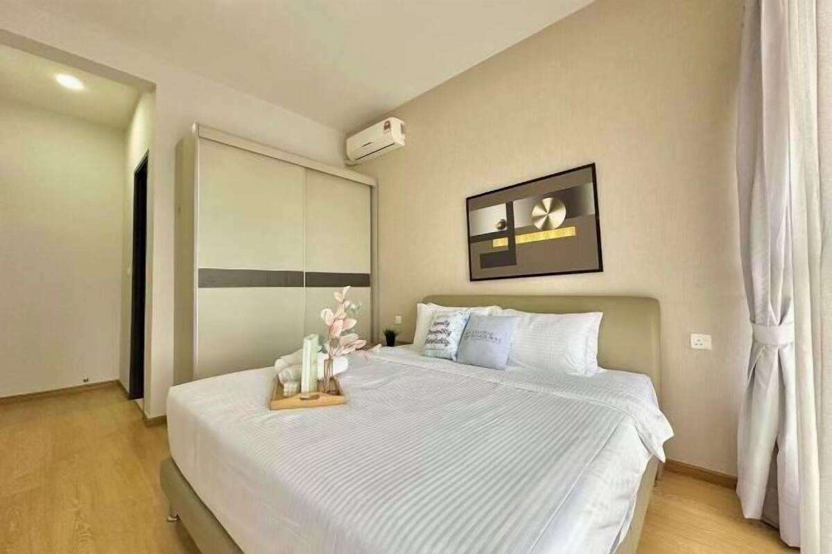 3 bedrooms, iron/ironing board, free WiFi, bed sheets