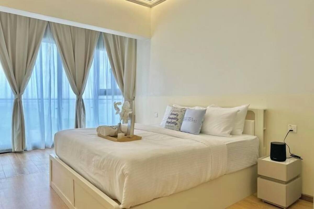 3 bedrooms, iron/ironing board, free WiFi, bed sheets