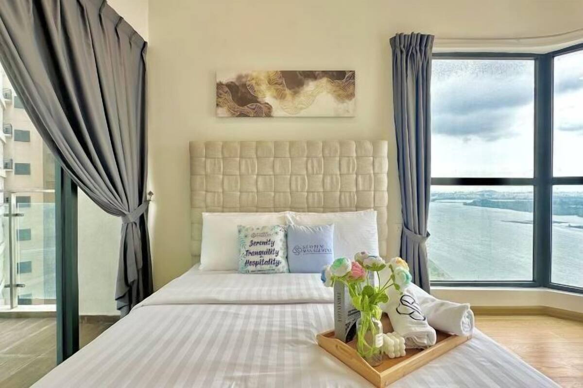 3 bedrooms, iron/ironing board, free WiFi, bed sheets