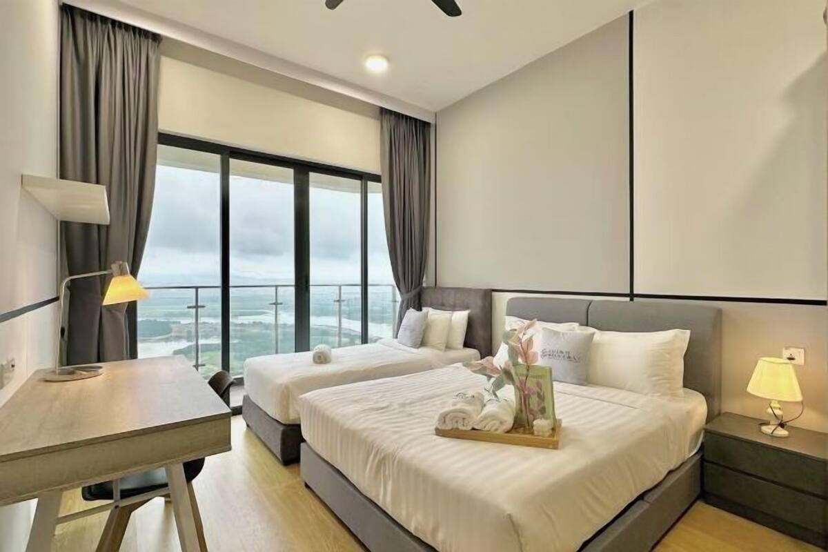 3 bedrooms, iron/ironing board, free WiFi, bed sheets