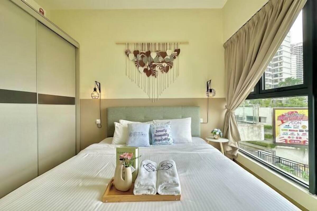 3 bedrooms, iron/ironing board, free WiFi, bed sheets