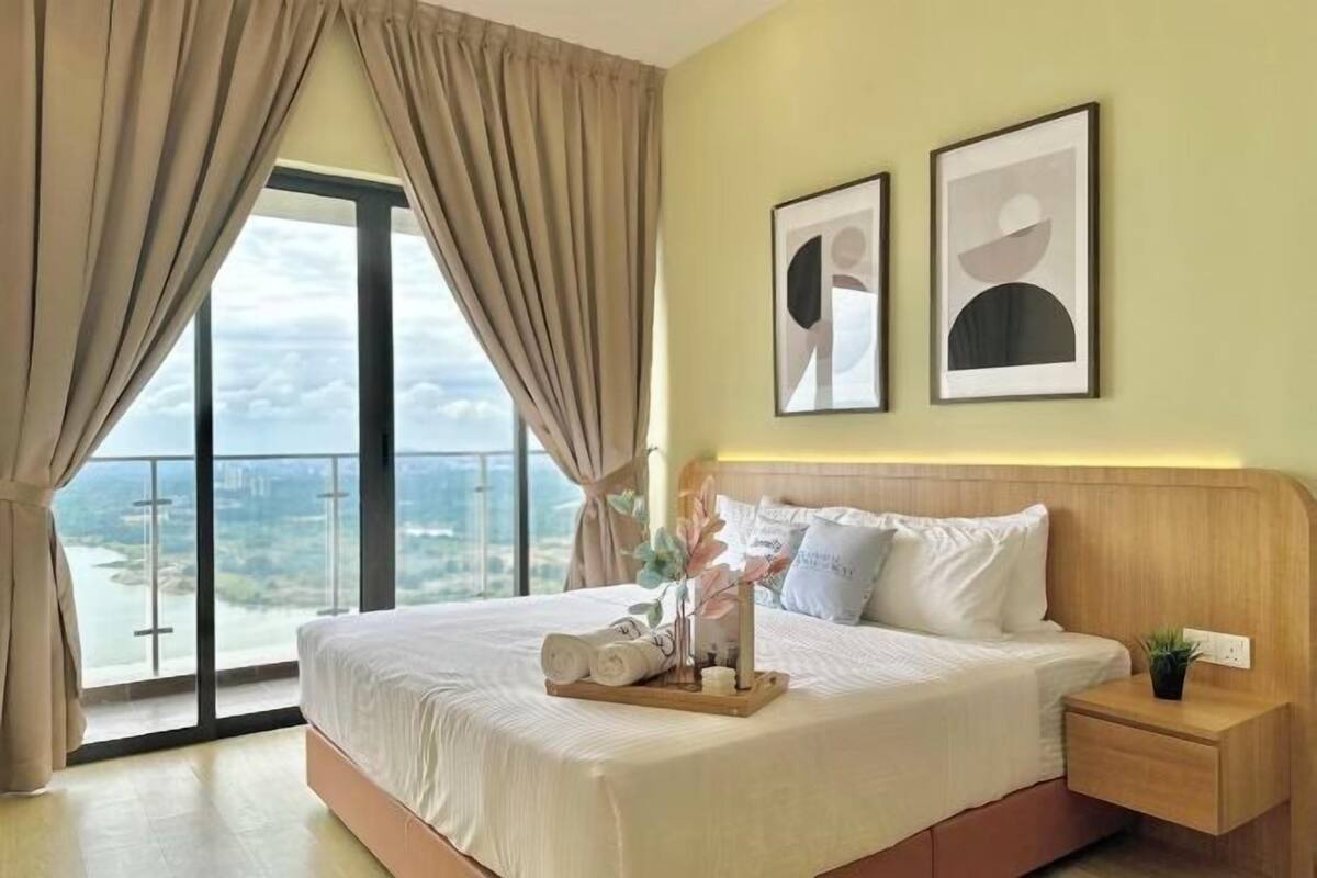 3 bedrooms, iron/ironing board, free WiFi, bed sheets