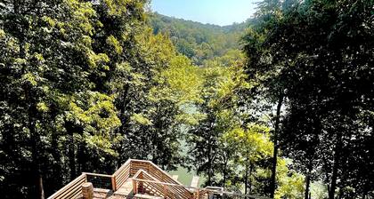 DockSide Retreat on Barren River Lake with Private Dock and Year Round Views!