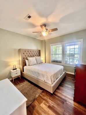 4 chambres, fer et planche à repasser, Wi-Fi gratuit, draps fournis