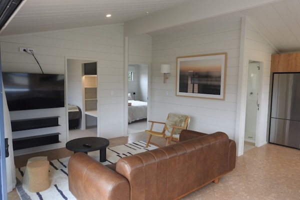 2 habitaciones, tabla de planchar con plancha, wifi y ropa de cama