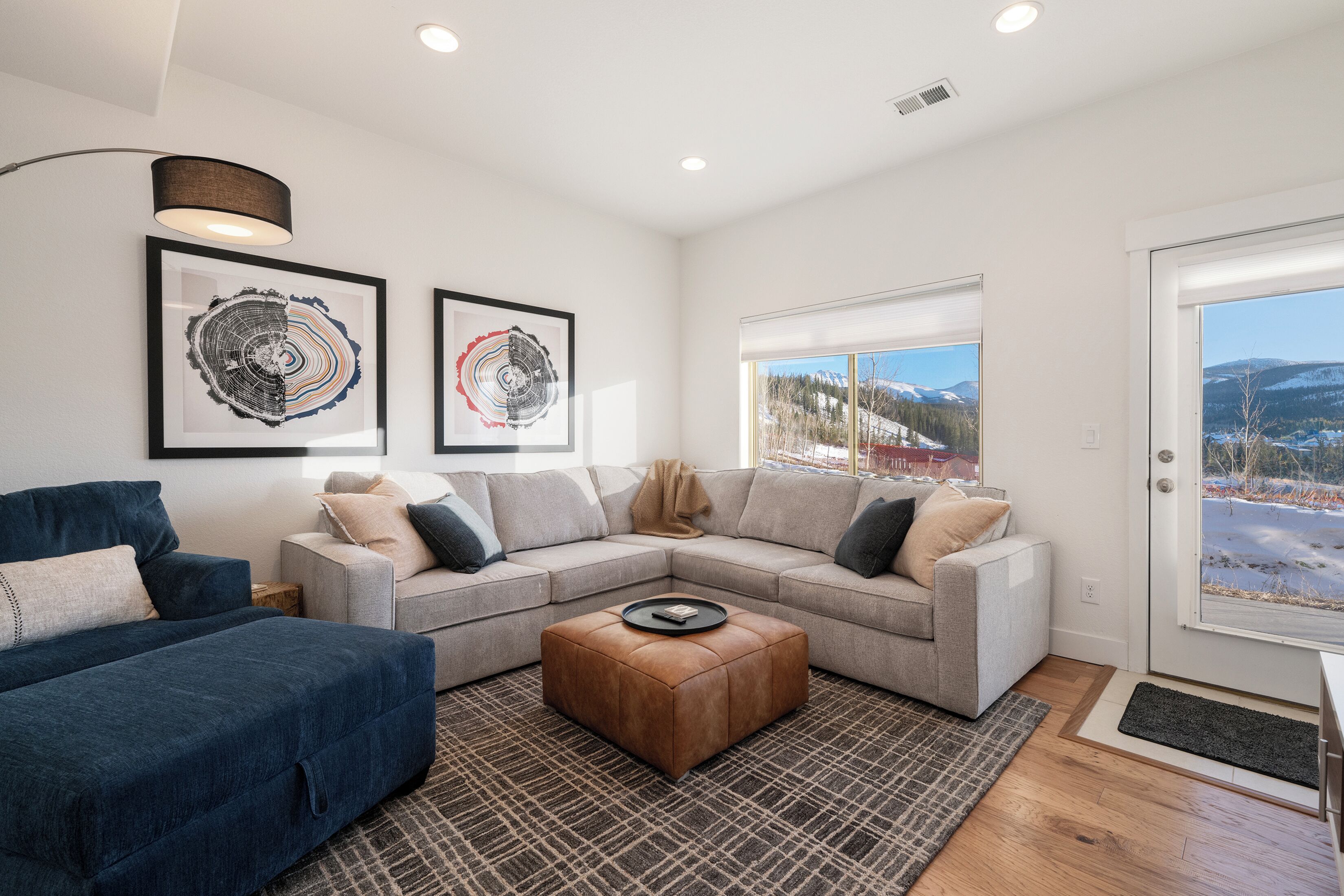 Smart-TV, Kamin, DVD-Player, Tischfußball