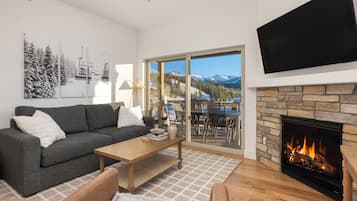 Smart TV, fireplace, DVD player, table football