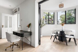 Two Bed One Bath Apartment | Iron/ironing board, free WiFi - The Henrietta Apartments by Urban Rest (Double Bay)