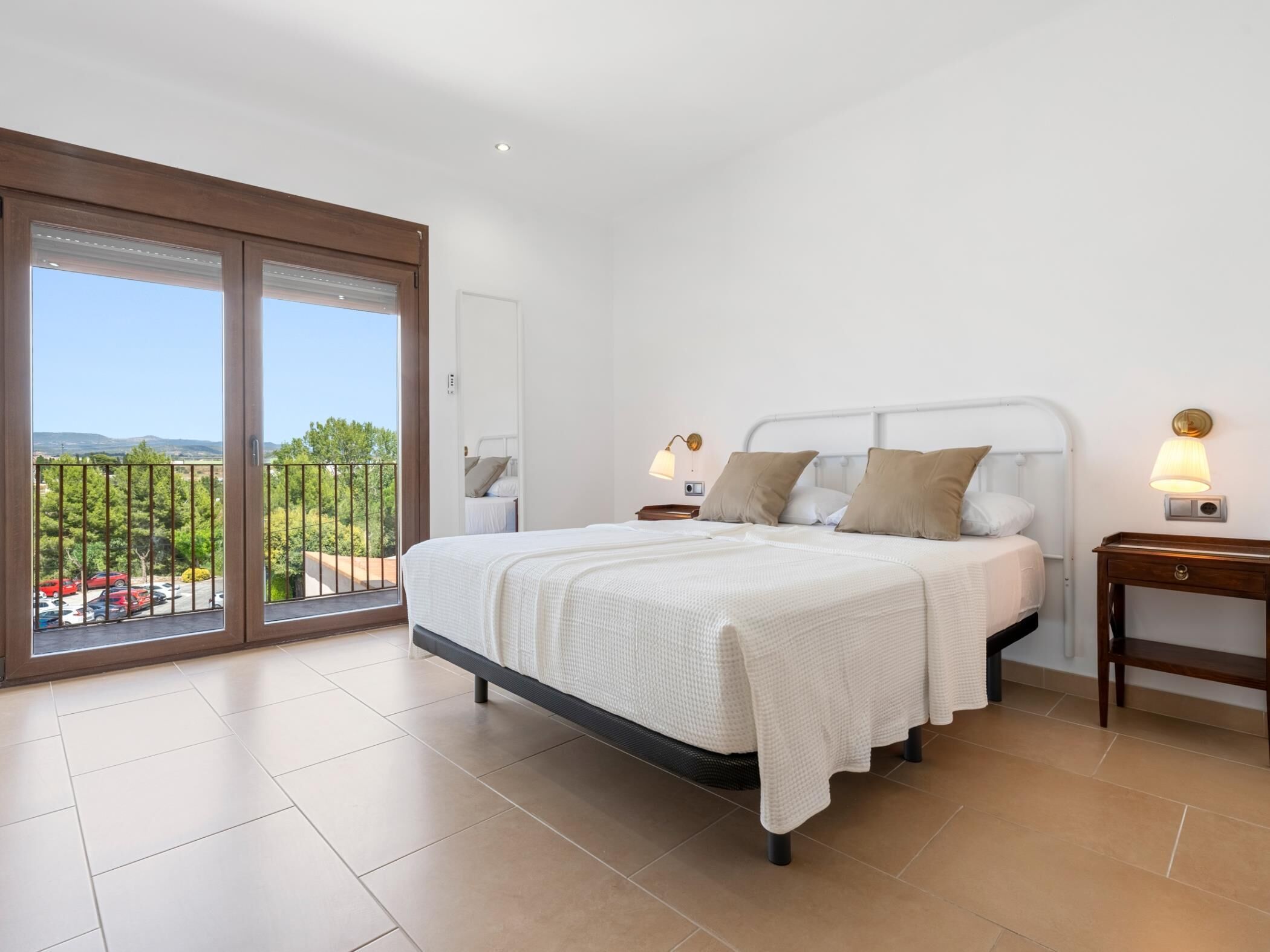 4 chambres, fer et planche à repasser, Wi-Fi, draps fournis