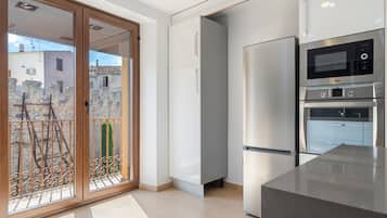 Refrigerador, microondas, horno y lavavajillas