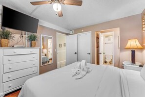 1 dormitorio, tabla de planchar con plancha, wifi y ropa de cama