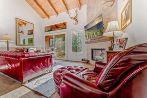 TV, fireplace - Carnelian Bay 3BR + Loft, Near Beach & Trails (Carnelian Bay)