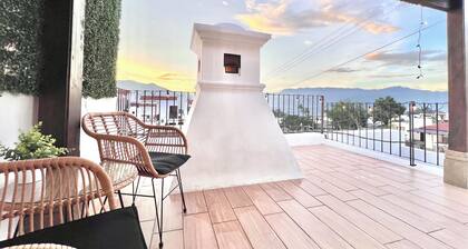 Spacious 3BR + Studio in Ciudad Vieja, Gated, WiFi, AC, Heat & Hot Water