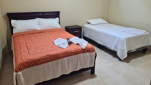 Family Double or Twin Room - Amelia's Hospedaje  (Huaquillas)