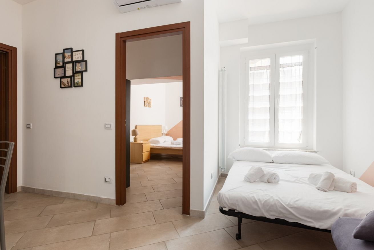 1 habitación, tabla de planchar con plancha, wifi y ropa de cama 