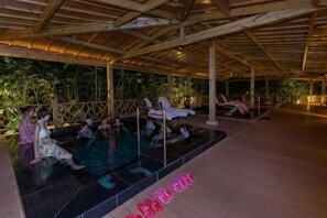 Outdoor pool - Ziwu Hot Spring Hotel Shizong (Shizong)