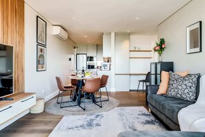 TV, offices - Charming Coastal Escape Marula One (Cape Town)