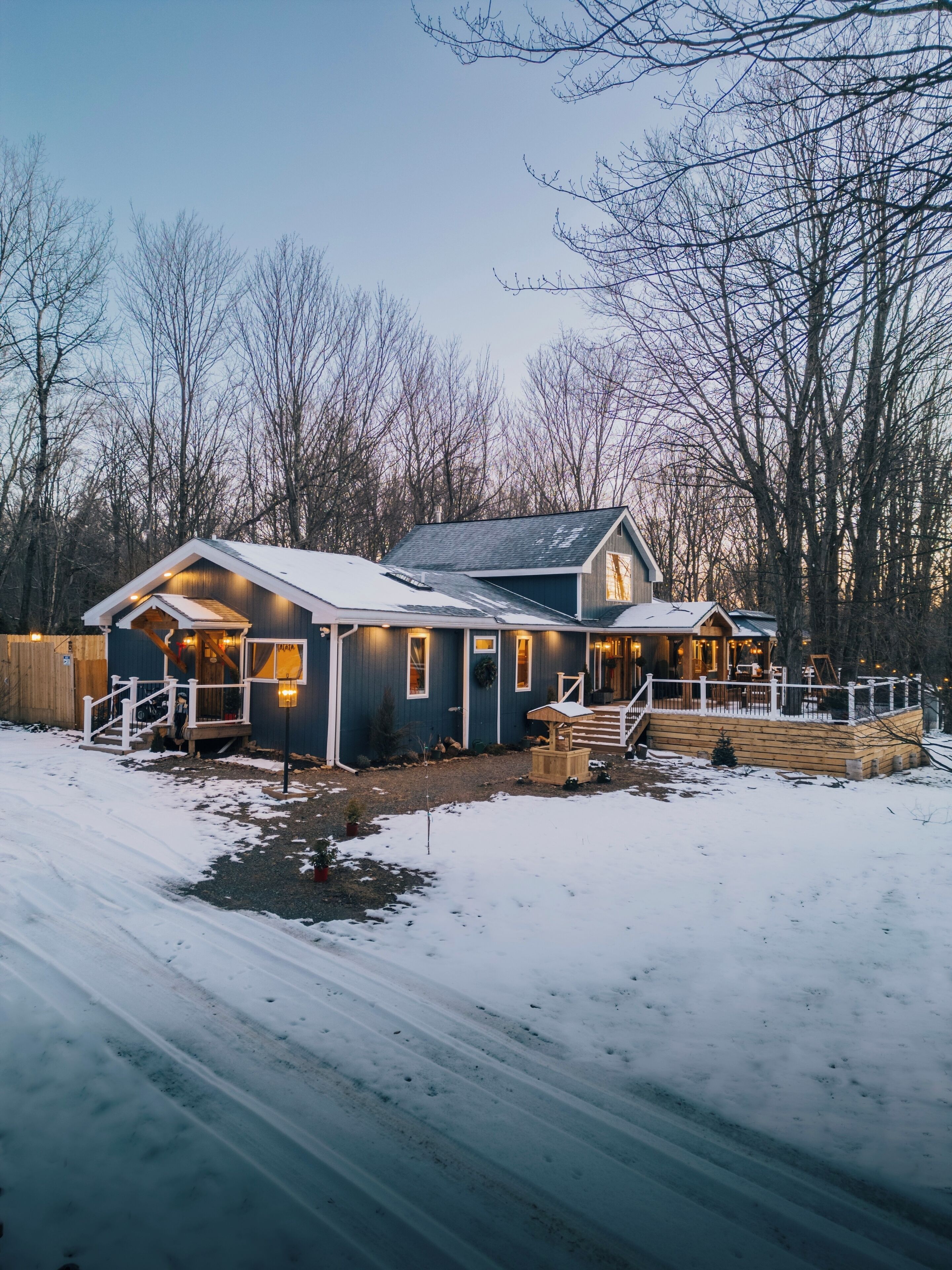 Mount Zurich/Poconos/14 PPL/XL Hot Tub/Pool Table /Playground/Fire-pit /Games