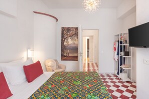 4 bedrooms, in-room safe, iron/ironing board, travel crib