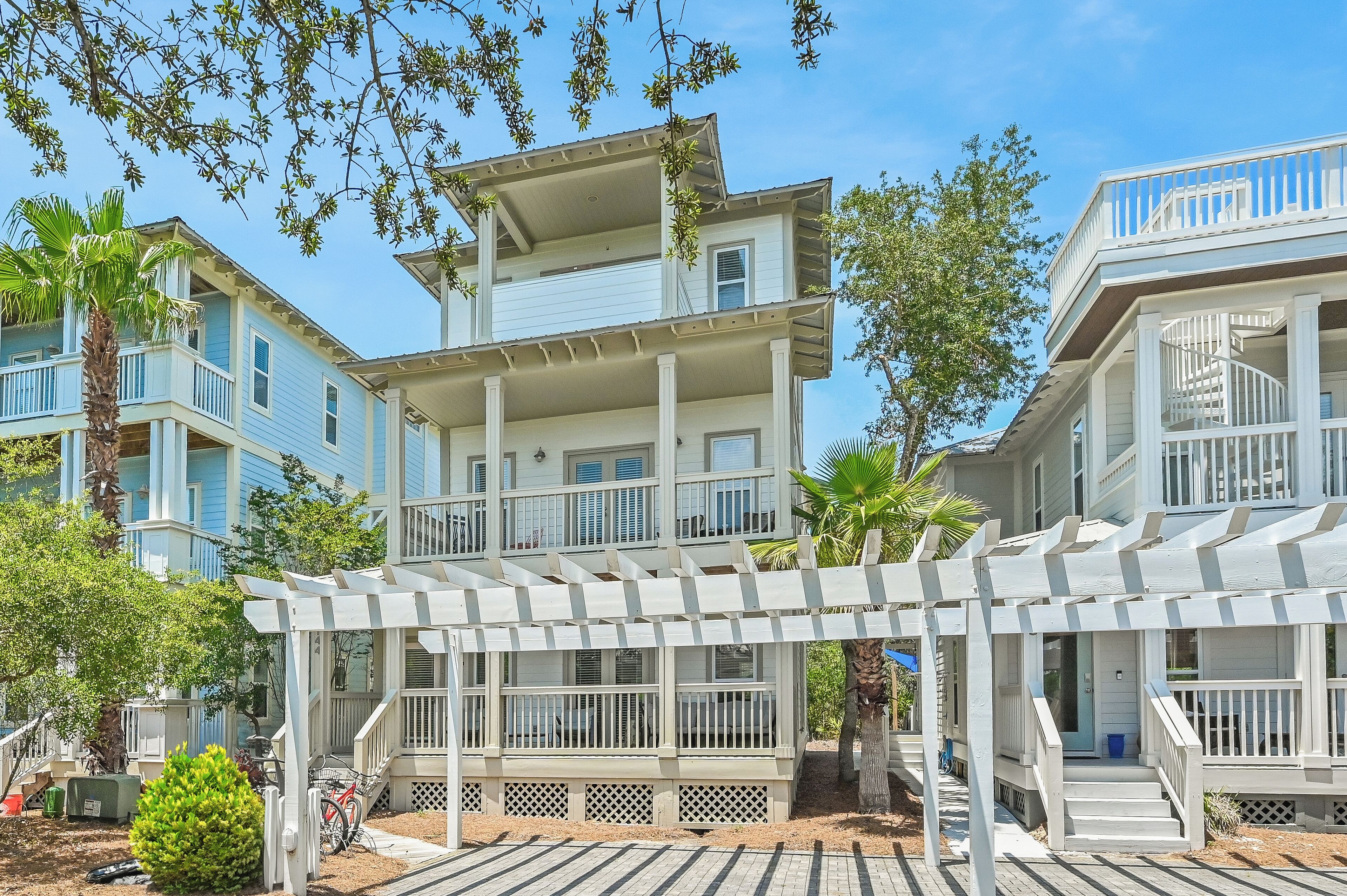 BLUE BIRD BEACH • GULF VIEWS • BEACH ACCESS • CLOSE TO ALYS AND ROSEMARY