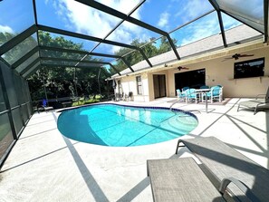 A heated pool - Aqua Vista Too -  your serene lakefront oasis (Venice)