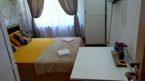 1 bedroom, iron/ironing board, WiFi, bed sheets - Terrific studio with WiFi in charming Sinaia (Sinaia)