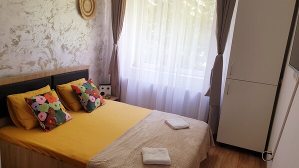 1 bedroom, iron/ironing board, WiFi, bed sheets - Terrific studio with WiFi in charming Sinaia (Sinaia)