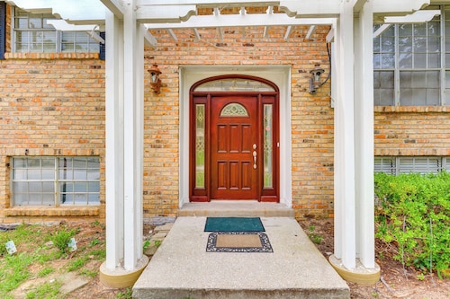 Walkable Mobile Apartment w/ Fenced-In Yard